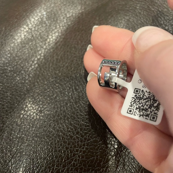 NEW Gucci Sterling Sliver 925 Round Pendant And Chain Necklace w/Box Dust Bag - Picture 12 of 12